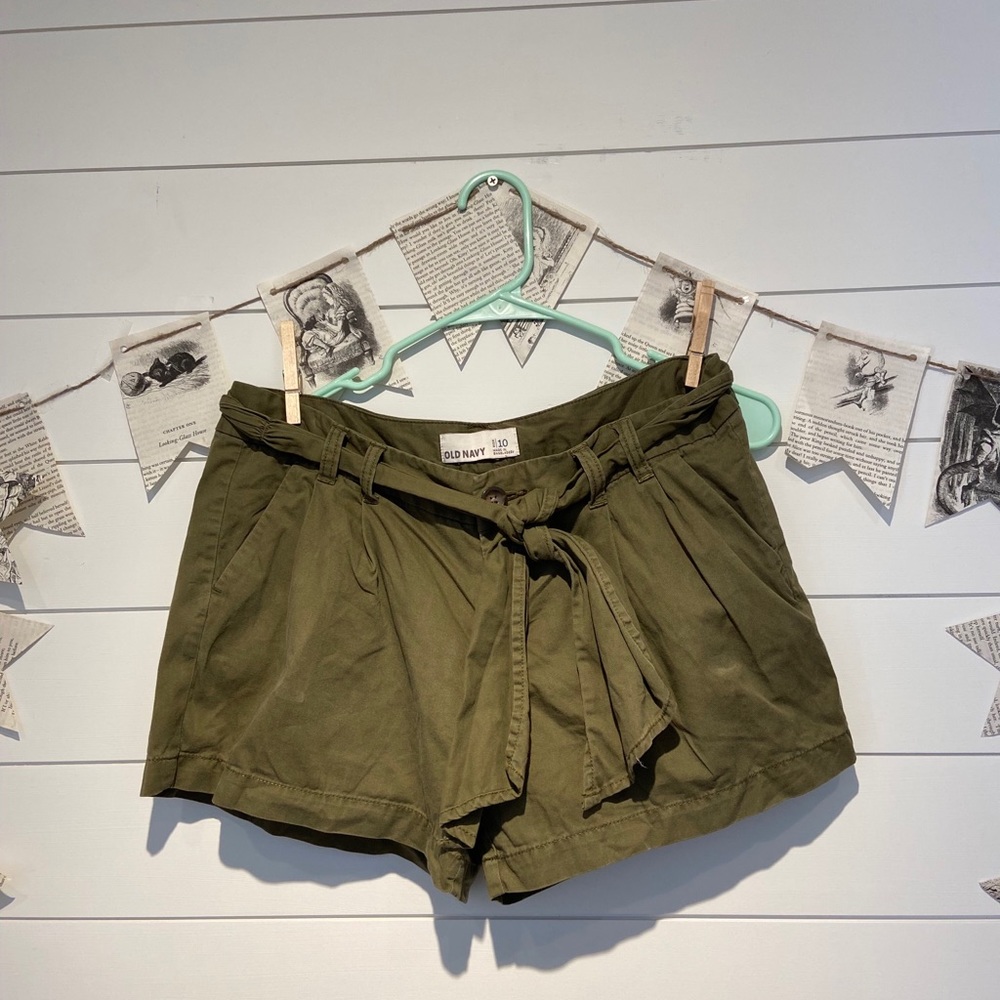 Old Navy shorts, size 10